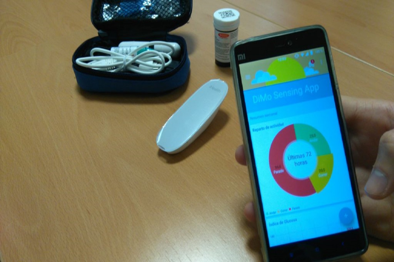 Smart mobile system to perform an integral, personalized, and continuous management and monitoring of people with Diabetes
